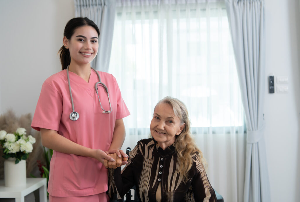 Caregiver for an elderly woman Weekly check-ups at the patient's