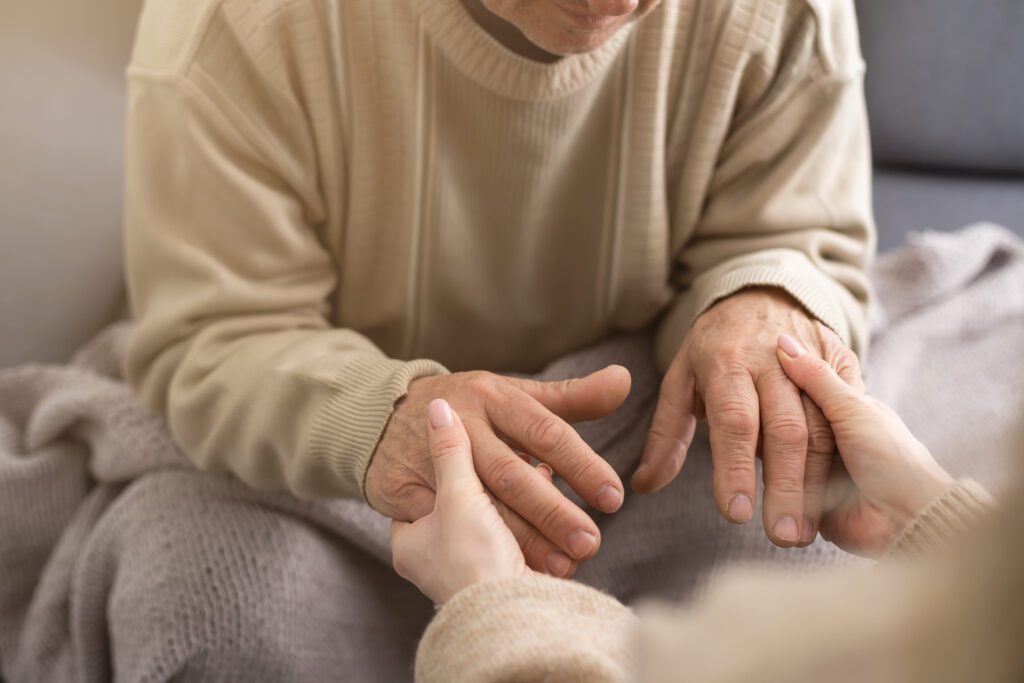health care aid assisting a senior patient with home health care in Lake Worth
